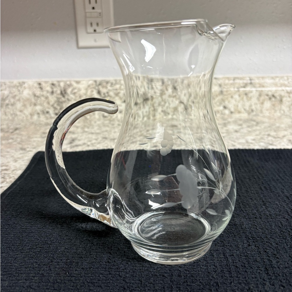 Princess House Heritage Crystal Pitcher with applied handle & ice lip - Picture 8 of 10